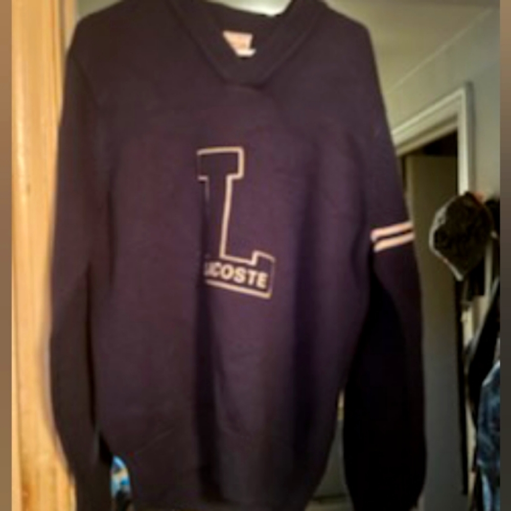 Sweatshirt